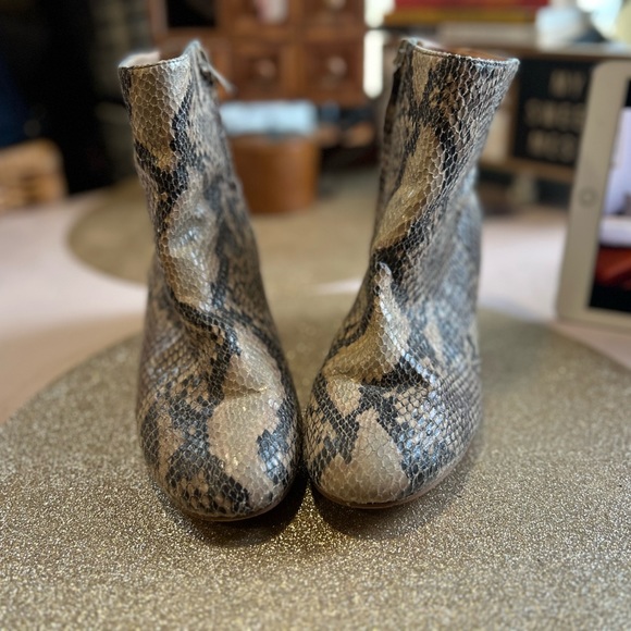 Urban Outfitters Shoes - URBAN OUTFITTERS Faux Snake Skin Bootie in Size 7.